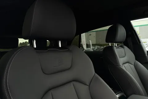 Audi Q8 3.0 TDI V6 50 Black Edition Tiptronic quattro Euro 6 (s/s) 5dr Thumbnail #24