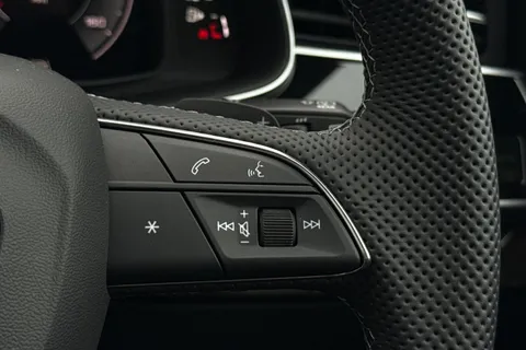 Audi Q8 3.0 TDI V6 50 Black Edition Tiptronic quattro Euro 6 (s/s) 5dr Thumbnail #39