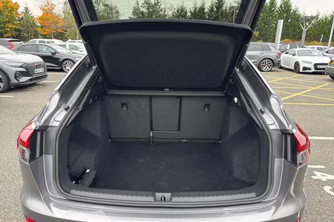 KN25MDJ Audi Q4 e-tron Q4 Sportback Black Edition 45 e-tron  210,00 kW Thumbnail #7