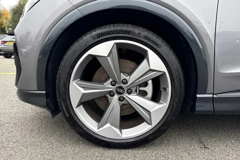 KN25MDJ Audi Q4 e-tron Q4 Sportback Black Edition 45 e-tron  210,00 kW Thumbnail #10