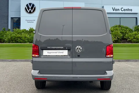 DG74ECJ Volkswagen Transporter 2.0 TDI 110 Highline Van Thumbnail #5