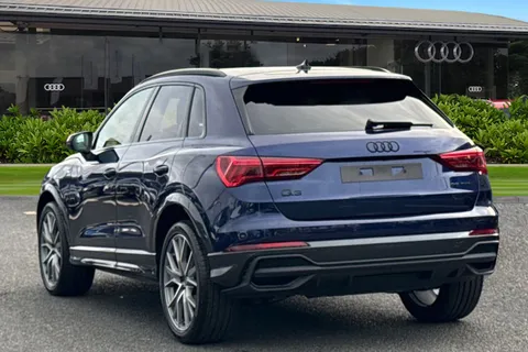Audi Q3 1.5 TFSI CoD 35 Black Edition S Tronic Euro 6 (s/s) 5dr Thumbnail #3