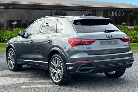  Audi Q3 1.5 TFSI CoD 35 Black Edition S Tronic Euro 6 (s/s) 5dr Thumbnail #3