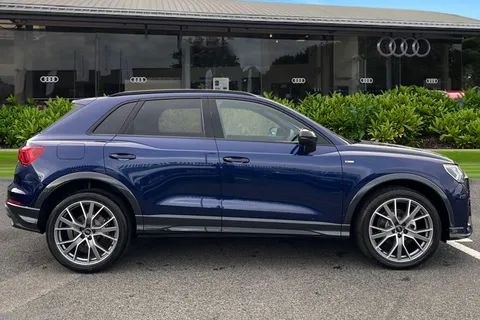 Audi Q3 1.5 TFSI CoD 35 Black Edition S Tronic Euro 6 (s/s) 5dr Thumbnail #4