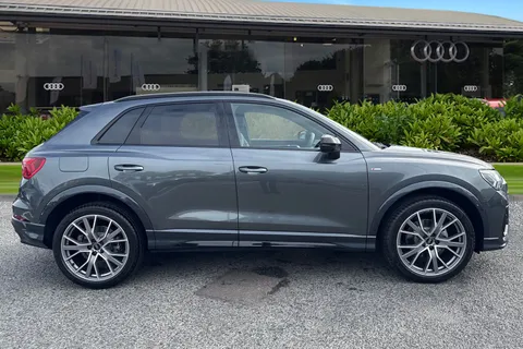  Audi Q3 1.5 TFSI CoD 35 Black Edition S Tronic Euro 6 (s/s) 5dr Thumbnail #4