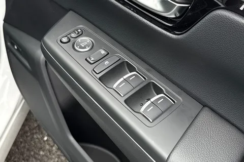 Honda CR-V 2.0 17.7kWh Advance Tech eCVT Euro 6 (s/s) 5dr Thumbnail #20