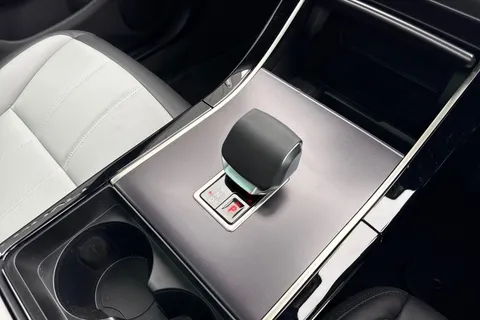  Land Rover Range Rover Evoque 2.0 D200 MHEV Edition Auto 4WD Euro 6 (s/s) 5dr Thumbnail #17