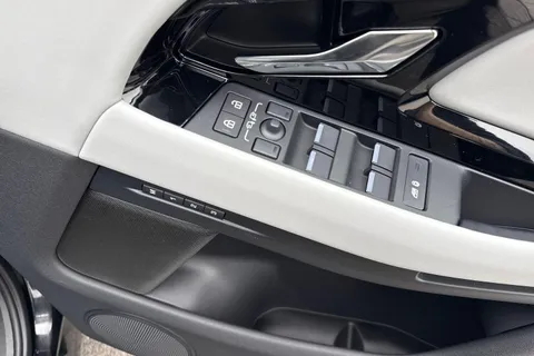  Land Rover Range Rover Evoque 2.0 D200 MHEV Edition Auto 4WD Euro 6 (s/s) 5dr Thumbnail #41