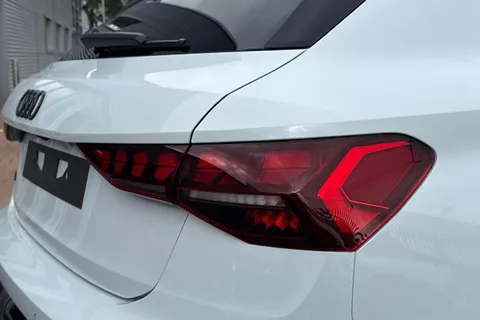  Audi A3 2.0 TDI Black Edition Sportback 5dr Diesel S Tronic Euro 6 (s/s) (150 ps) Thumbnail #16