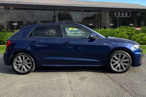 DE25UTT Audi A1 S line 30 TFSI 116 PS S tronic Thumbnail #4