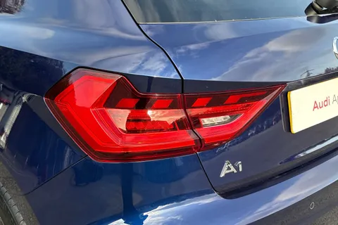 DE25UTT Audi A1 S line 30 TFSI 116 PS S tronic Thumbnail #8