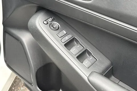 KE73RNV Honda HR-V 1.5 eHEV Elegance 5dr CVT Thumbnail #24