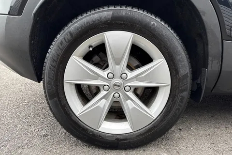 CV72KVP Volvo Xc40 2.0 B3 MHEV Core DCT Auto Euro 6 (s/s) 5dr Thumbnail #11