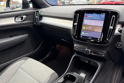 CV72KVP Volvo Xc40 2.0 B3 MHEV Core DCT Auto Euro 6 (s/s) 5dr Thumbnail #21