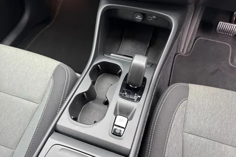 CV72KVP Volvo Xc40 2.0 B3 MHEV Core DCT Auto Euro 6 (s/s) 5dr Thumbnail #24