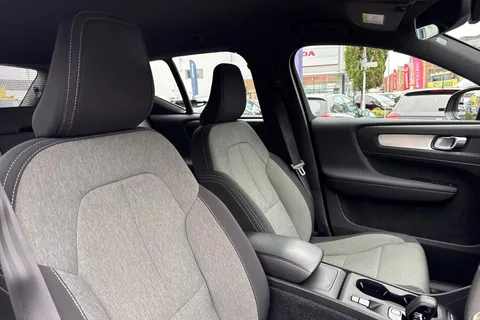 CV72KVP Volvo Xc40 2.0 B3 MHEV Core DCT Auto Euro 6 (s/s) 5dr Thumbnail #25