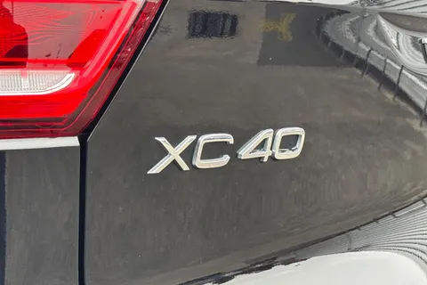 CV72KVP Volvo Xc40 2.0 B3 MHEV Core DCT Auto Euro 6 (s/s) 5dr Thumbnail #31