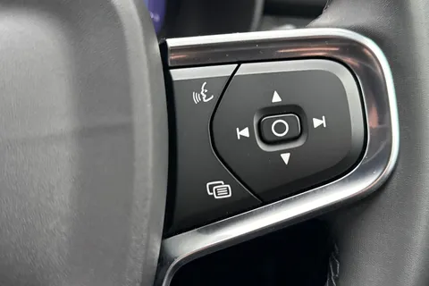 CV72KVP Volvo Xc40 2.0 B3 MHEV Core DCT Auto Euro 6 (s/s) 5dr Thumbnail #39