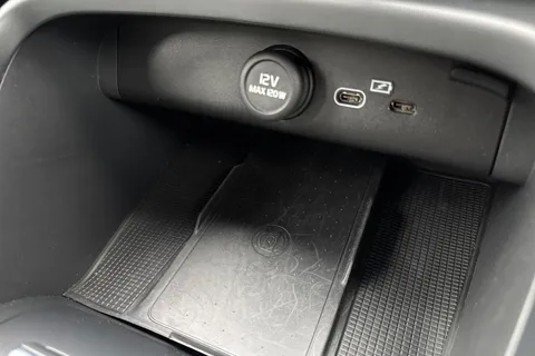 CV72KVP Volvo Xc40 2.0 B3 MHEV Core DCT Auto Euro 6 (s/s) 5dr Thumbnail #45