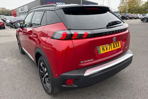 KV71AXX PEUGEOT e-2008 50kWh GT Auto 5dr Thumbnail #8