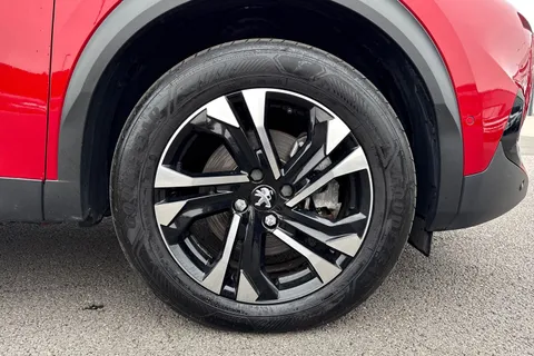 KV71AXX PEUGEOT e-2008 50kWh GT Auto 5dr Thumbnail #10