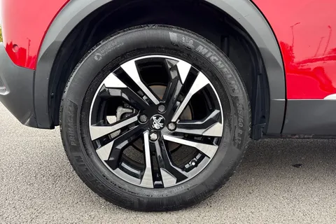 KV71AXX PEUGEOT e-2008 50kWh GT Auto 5dr Thumbnail #11