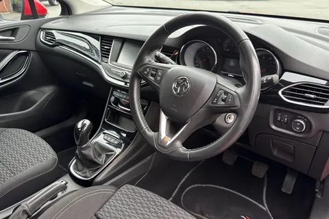 PN68VEF Vauxhall Astra 1.6 CDTi BlueInjection SRi Sports Tourer Euro 6 (s/s) 5dr Thumbnail #8