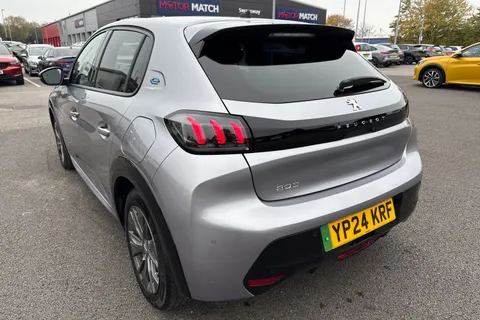 YP24KRF PEUGEOT e-208 50kWh Allure Premium + Auto 5dr (7.4kW Charger) Thumbnail #8