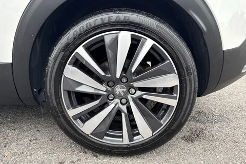 AF70MYH PEUGEOT 3008 1.2 PureTech GT Line Premium Euro 6 (s/s) 5dr Thumbnail #11