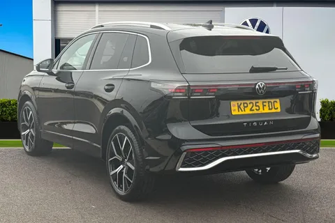 KP25FDC Volkswagen Tiguan 2.0 TDI R-Line 5dr DSG, **IQ LIGHT, INFOTAINMENT PACK** Thumbnail #3
