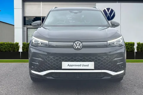 KP25FDC Volkswagen Tiguan 2.0 TDI R-Line 5dr DSG, **IQ LIGHT, INFOTAINMENT PACK** Thumbnail #6