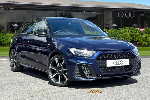  Audi A1 1.0 TFSI 30 Black Edition Sportback Euro 6 (s/s) 5dr Thumbnail #2