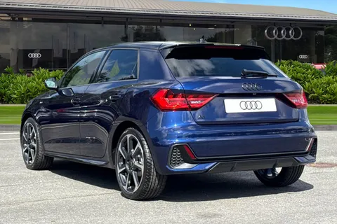  Audi A1 1.0 TFSI 30 Black Edition Sportback Euro 6 (s/s) 5dr Thumbnail #3