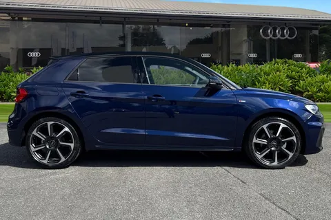  Audi A1 1.0 TFSI 30 Black Edition Sportback Euro 6 (s/s) 5dr Thumbnail #4