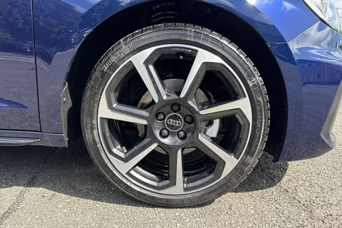  Audi A1 1.0 TFSI 30 Black Edition Sportback Euro 6 (s/s) 5dr Thumbnail #10