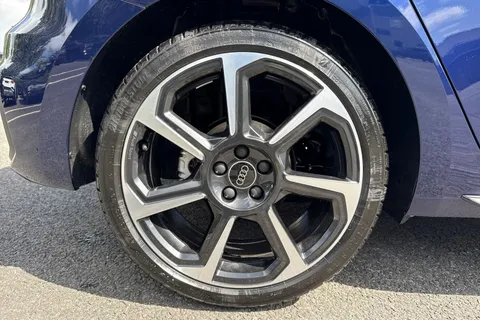  Audi A1 1.0 TFSI 30 Black Edition Sportback Euro 6 (s/s) 5dr Thumbnail #11