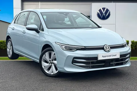 DA25PCF Volkswagen Golf 1.5 TSI 204 Style eHybrid 5dr DSG **AREA VIEW CAMERAS** Thumbnail #2