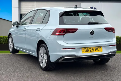 DA25PCF Volkswagen Golf 1.5 TSI 204 Style eHybrid 5dr DSG **AREA VIEW CAMERAS** Thumbnail #3