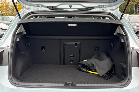 DA25PCF Volkswagen Golf 1.5 TSI 204 Style eHybrid 5dr DSG **AREA VIEW CAMERAS** Thumbnail #8