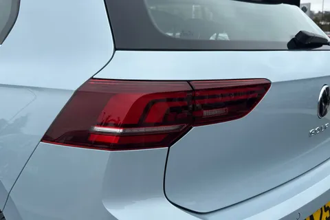 DA25PCF Volkswagen Golf 1.5 TSI 204 Style eHybrid 5dr DSG **AREA VIEW CAMERAS** Thumbnail #9
