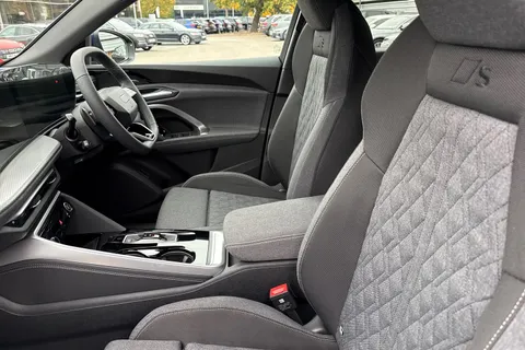  Audi Q5 2.0 TDI S line S Tronic quattro Euro 6 (s/s) 5dr Thumbnail #11