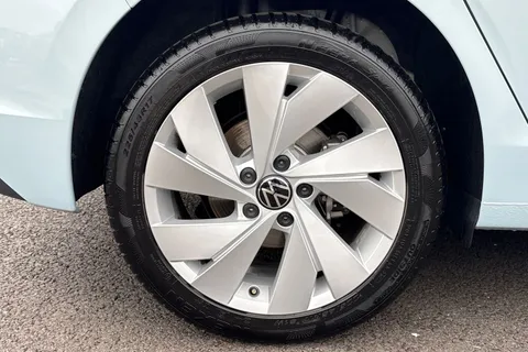 DA25PCF Volkswagen Golf 1.5 TSI 204 Style eHybrid 5dr DSG **AREA VIEW CAMERAS** Thumbnail #11