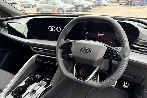  Audi Q5 2.0 TDI S line S Tronic quattro Euro 6 (s/s) 5dr Thumbnail #13