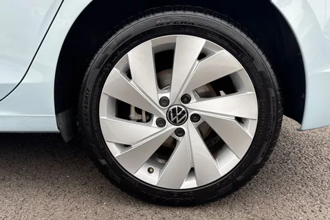 DA25PCF Volkswagen Golf 1.5 TSI 204 Style eHybrid 5dr DSG **AREA VIEW CAMERAS** Thumbnail #14