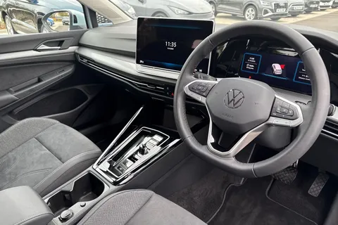 DA25PCF Volkswagen Golf 1.5 TSI 204 Style eHybrid 5dr DSG **AREA VIEW CAMERAS** Thumbnail #15