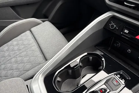  Audi Q5 2.0 TDI S line S Tronic quattro Euro 6 (s/s) 5dr Thumbnail #15