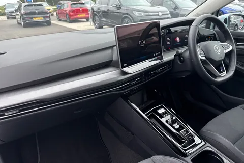DA25PCF Volkswagen Golf 1.5 TSI 204 Style eHybrid 5dr DSG **AREA VIEW CAMERAS** Thumbnail #16