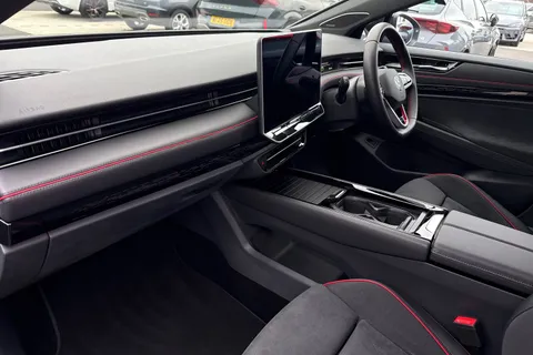 KY74DHZ Volkswagen Id.7 250kW 4MOTION GTX 86kWh 5dr Auto, **EXTERIOR PACK PLUS+21 INCH ALLOYS** Thumbnail #16