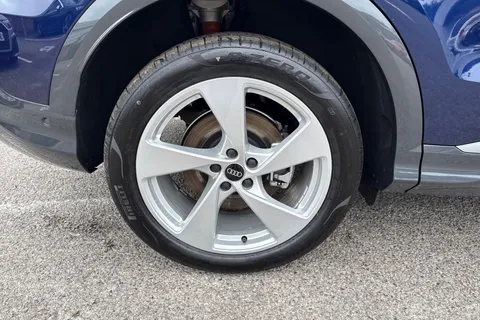  Audi Q5 2.0 TDI S line S Tronic quattro Euro 6 (s/s) 5dr Thumbnail #22