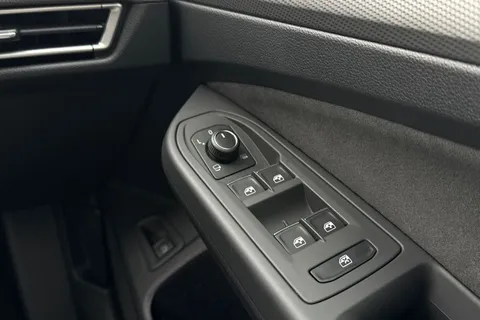 DA25PCF Volkswagen Golf 1.5 TSI 204 Style eHybrid 5dr DSG **AREA VIEW CAMERAS** Thumbnail #22